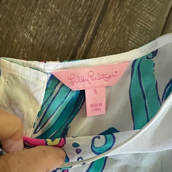 Lilly Pulitzer shirt sz small - Picture 2 of 3